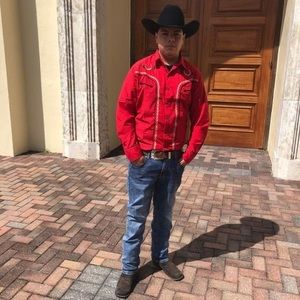 Meet your Posher, Romelia